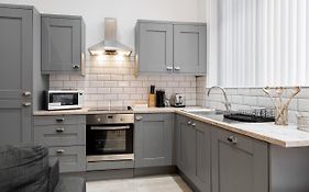 Alur Apartments Sweeting Street